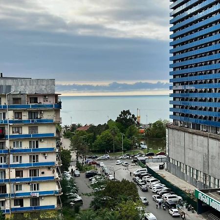Big Flat In Batumi Apartamento Exterior foto