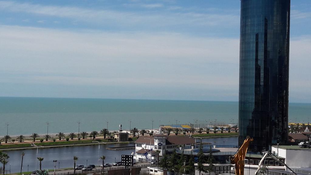Big Flat In Batumi Apartamento Exterior foto